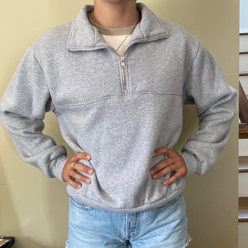 Heather grey Brandy Melville 3/4 zip sweat shirt.